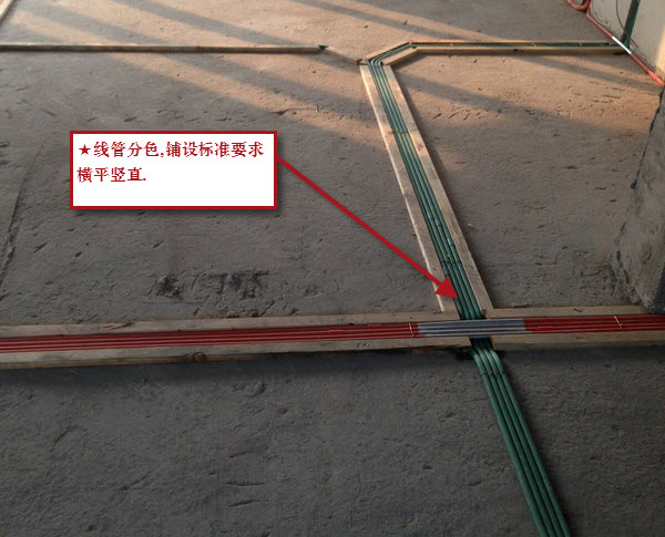 錫箔紙可以降低強電電流對弱點信號的磁場干擾，起到屏蔽作用。