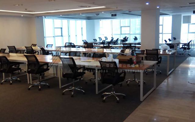 恭喜重慶華發(fā)裝修與互聯(lián)網(wǎng)金融馬上消費(fèi)金融股份有限公司新辦公室裝修完工并入駐！