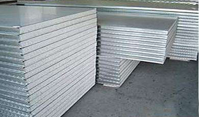 重慶裝修公司廠房裝修隔墻材料之巖棉彩鋼板隔斷 